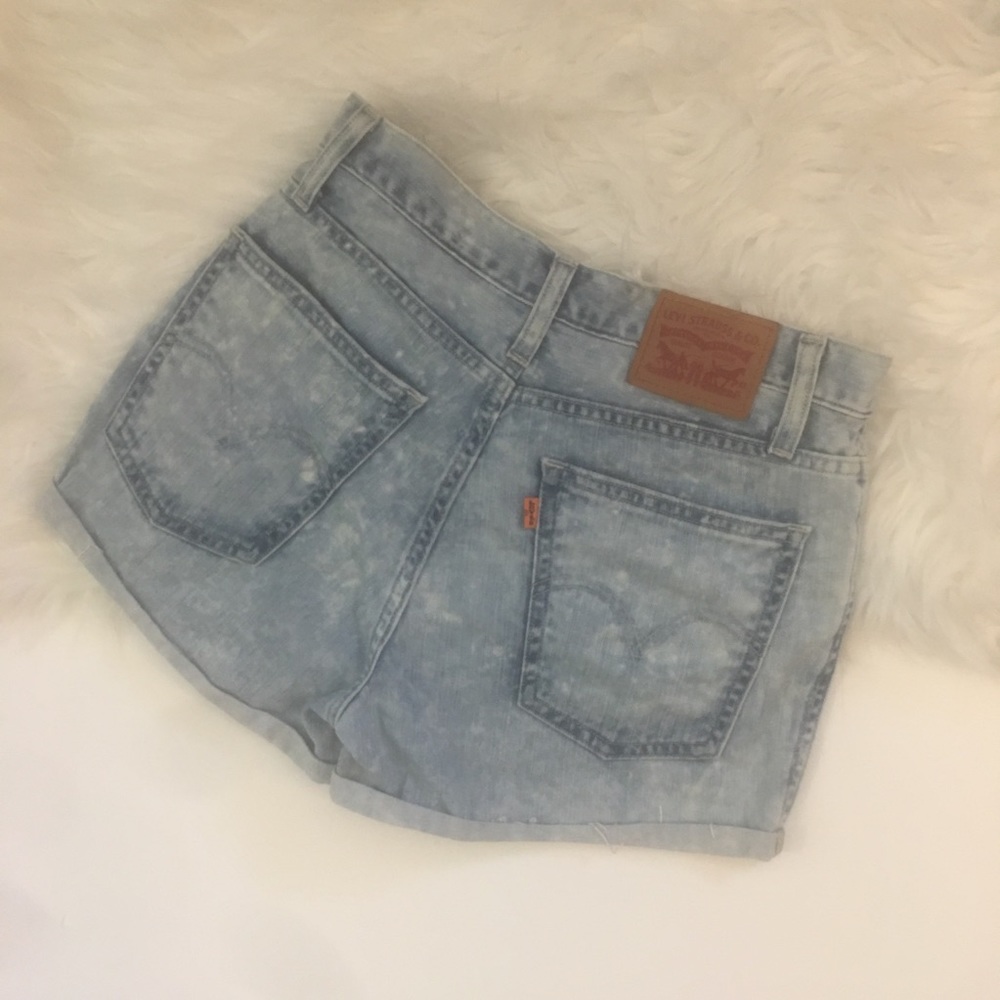 High Waisted Levi Shorts